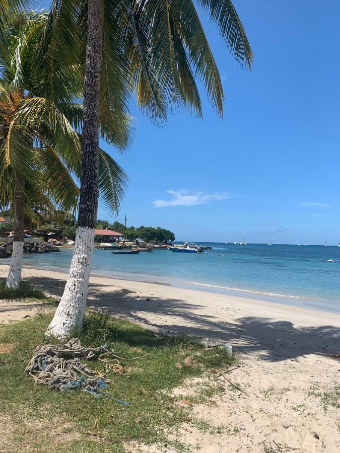 Appartement Duplex Climatise Avec Wi-Fi - Plage Pointe Marin A Pieds, Recemment Renove Sainte-Anne Exterior photo